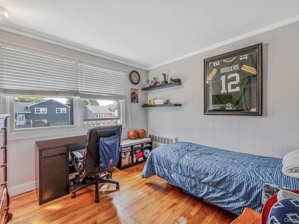 552 Benton Road, East Meadow NY 11554
