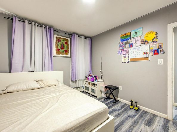 21607 110th Avenue, Queens Village NY 11429