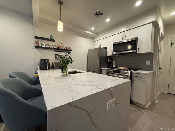3141 29th Street 5B, Astoria NY 11106
