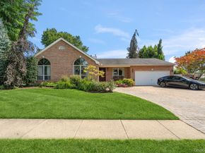 9 Defeo Court, Deer Park NY 11729