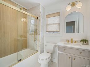 20 Upper Sheep Pasture Road, East Setauket NY 11733