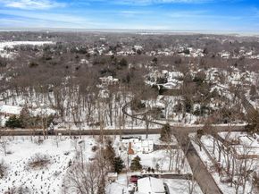 20 Upper Sheep Pasture Road, East Setauket NY 11733