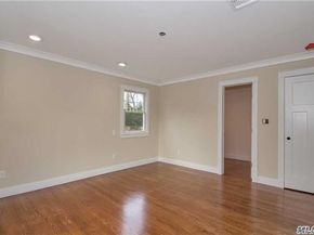 22 Avenue E, Holbrook NY 11741