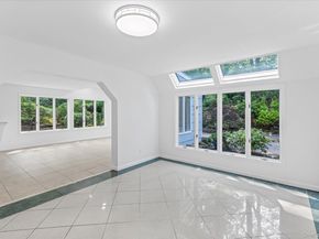 2 Westbourne Lane, Melville NY 11747