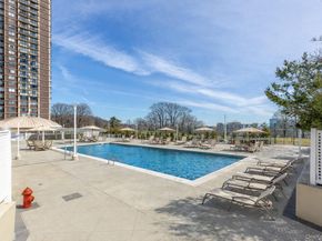 269-10 GRAND CENTRAL Parkway 21E, Floral Park NY 11005