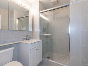 269-10 GRAND CENTRAL Parkway 21E, Floral Park NY 11005