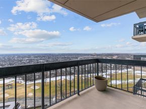 269-10 GRAND CENTRAL Parkway 21E, Floral Park NY 11005