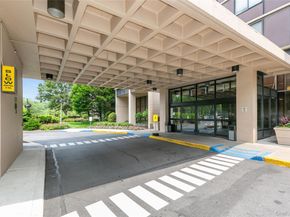 269-10 GRAND CENTRAL Parkway 21E, Floral Park NY 11005