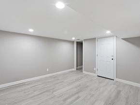 7 E Lakeland Street, Bay Shore NY 11706