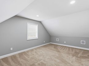 7 E Lakeland Street, Bay Shore NY 11706