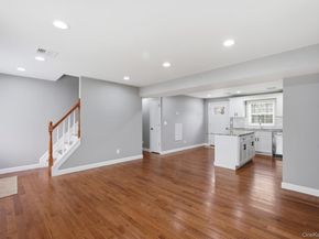 7 E Lakeland Street, Bay Shore NY 11706