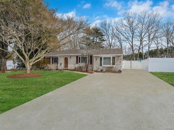 3 Timber Trail Lane, Medford NY 11763