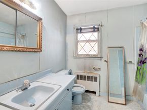 5 Chatham Place, Dix Hills NY 11746