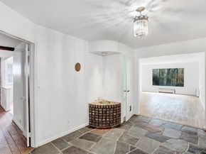 5 Chatham Place, Dix Hills NY 11746