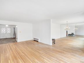 5 Chatham Place, Dix Hills NY 11746