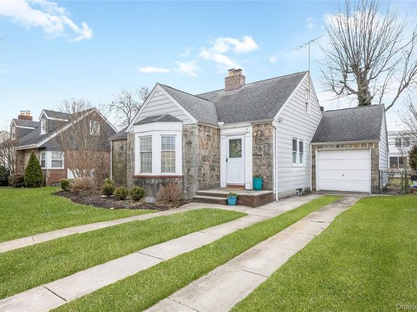 124 Greystone Road, Rockville Centre NY 11570