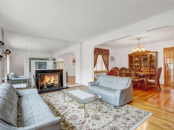 892 Bryant Avenue, New Hyde Park NY 11040