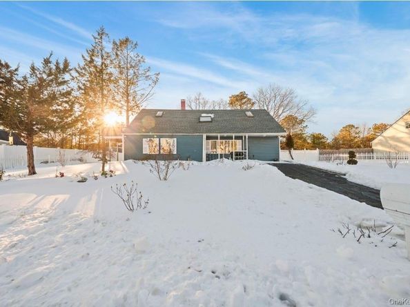 68 S Village Drive, Bellport NY 11713