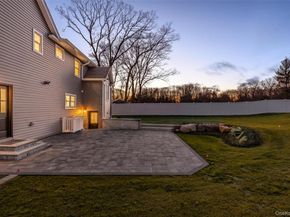 5 Poplar Drive, Smithtown NY 11787