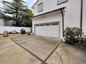 1013 South End, Woodmere NY 11598