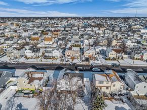 39 Layton Street, Freeport NY 11520