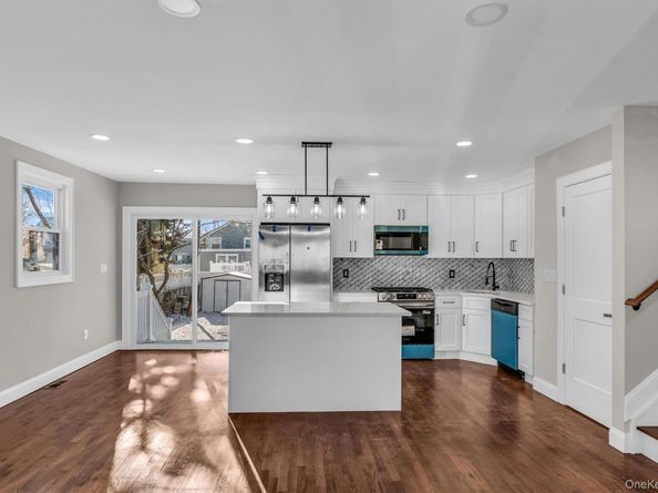 39 Layton Street, Freeport NY 11520