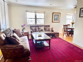 196-40 Pompeii Avenue 2B, Hollis NY 11423