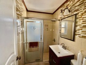 196-40 Pompeii Avenue 2B, Hollis NY 11423