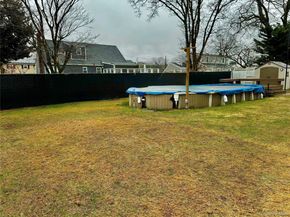 696 N Delaware Avenue, Lindenhurst NY 11757