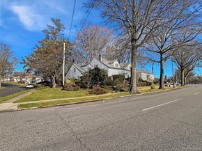 118 Shelter Rock Road, Roslyn NY 11576