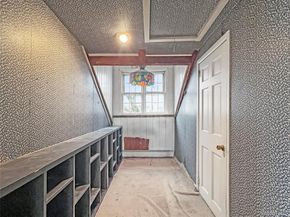 118 Shelter Rock Road, Roslyn NY 11576