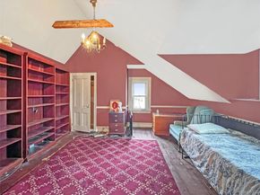 118 Shelter Rock Road, Roslyn NY 11576