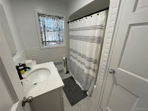 43 N Forest Avenue C21, Rockville Centre NY 11570