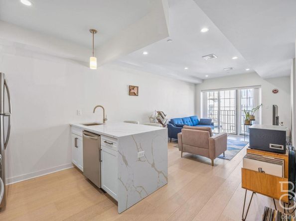 25-74 34th Street 4C, Astoria NY 11103