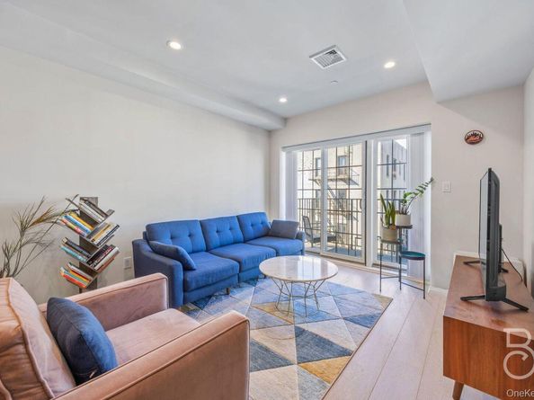 25-74 34th Street 4C, Astoria NY 11103