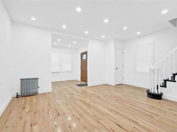 21432 112th Road, Queens Village South NY 11429