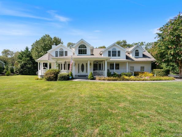 6 Daniel Way, Setauket NY 11733