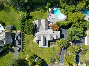6 Daniel Way, Setauket NY 11733