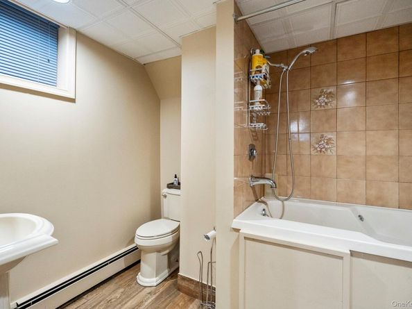 6 Daniel Way, Setauket NY 11733