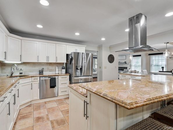 6 Daniel Way, Setauket NY 11733