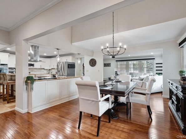 6 Daniel Way, Setauket NY 11733