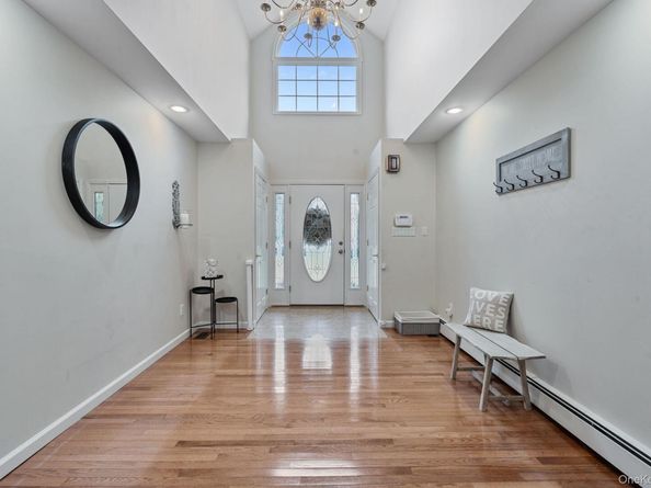 6 Daniel Way, Setauket NY 11733