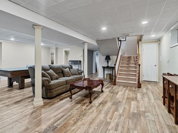 6 Daniel Way, Setauket NY 11733