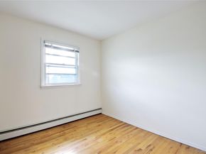 217 Wellington Road S, Garden City South NY 11530