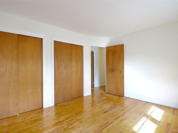 217 Wellington Road S, Garden City South NY 11530