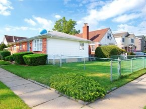 217 Wellington Road S, Garden City South NY 11530