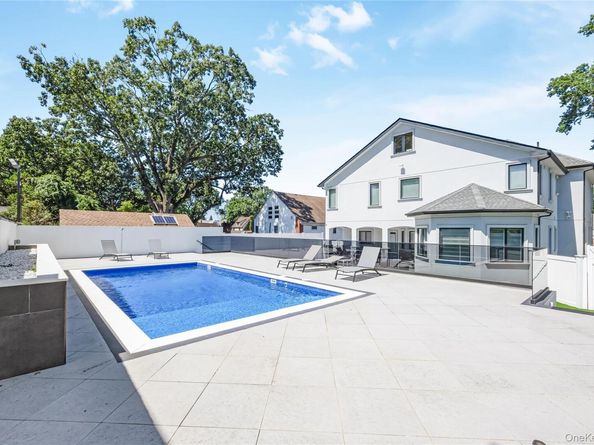 190-22 Nero Avenue, Hollis NY 11423