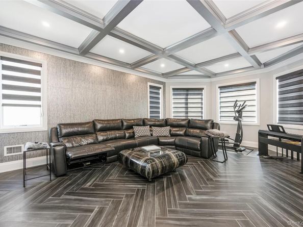 190-22 Nero Avenue, Hollis NY 11423