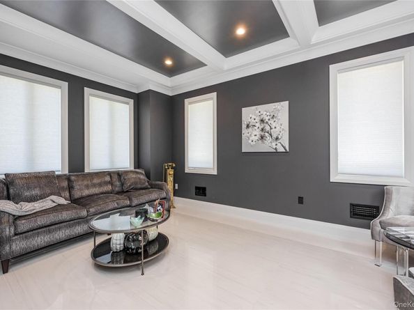 190-22 Nero Avenue, Hollis NY 11423