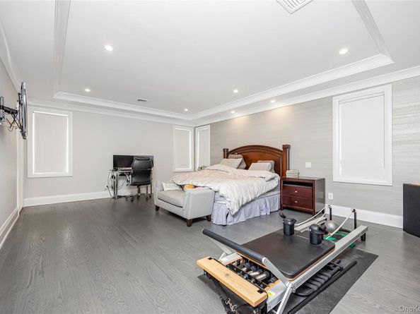 190-22 Nero Avenue, Hollis NY 11423
